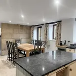 Stone Retreat In The Yorkshire Dales * Bouthwaite