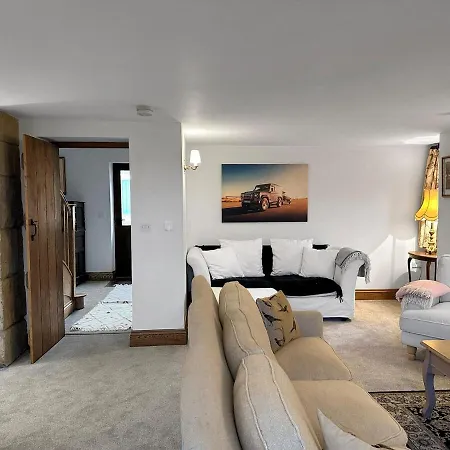 Stone Retreat In The Yorkshire Dales *