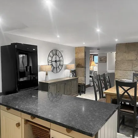 Stone Retreat In The Yorkshire Dales *