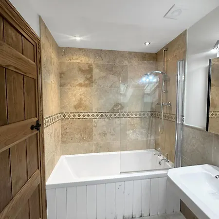 Stone Retreat In The Yorkshire Dales *